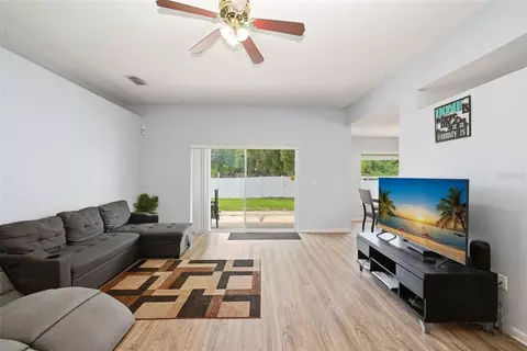 Living - 143 Laurel Ridge Ave, Ocoee, FL 34761 photo 2 of 3