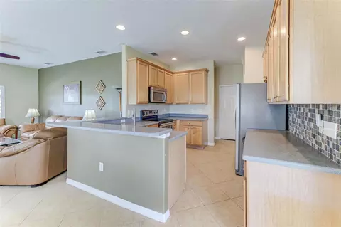 Kitchen - 1643 Shonnora Dr, Gotha, FL 34734 photo 4 of 5