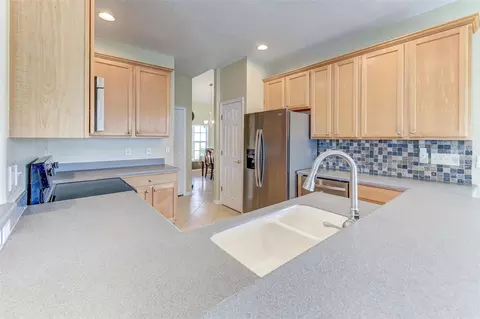 Kitchen - 1643 Shonnora Dr, Gotha, FL 34734 photo 2 of 5