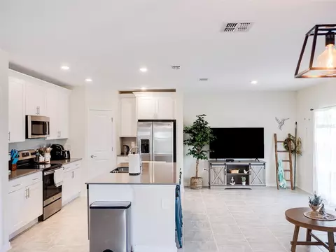 Kitchen - 2949 Muller Oak Loop, Ocoee, FL 34761 photo 2 of 7
