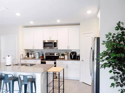 Kitchen - 2949 Muller Oak Loop, Ocoee, FL 34761 photo 6 of 7