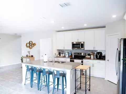 Kitchen - 2949 Muller Oak Loop, Ocoee, FL 34761 photo 5 of 7
