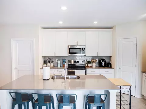 Kitchen - 2949 Muller Oak Loop, Ocoee, FL 34761 photo 3 of 7
