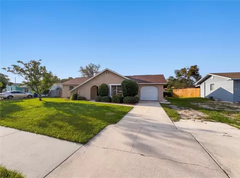 880 Fruitland Dr, Deltona, FL 32725