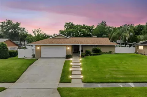 404 Barclay Ave, Altamonte Springs, FL 32701
