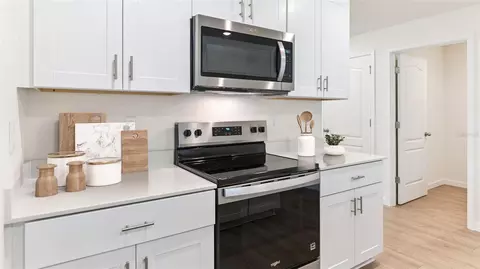 Kitchen - 133 Heirloom Dr, Ormond Beach, FL 32174 photo 2 of 2