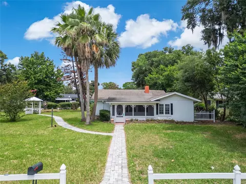 1635 Gertrude Pl, Mount Dora, FL 32757