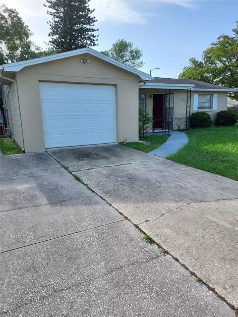 1240 Chelsea Ln, Holiday, FL 34691