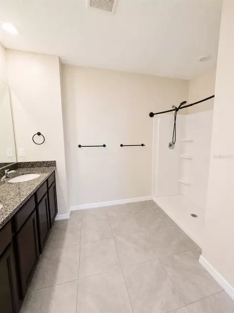 Bath - 2450 Taloncrest Ct, Eagle Lake, FL 33839 photo 3 of 4