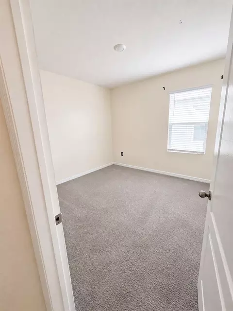 Bedroom - 2450 Taloncrest Ct, Eagle Lake, FL 33839 photo 1 of 5