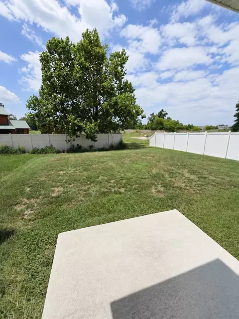 Exterior - 2450 Taloncrest Ct, Eagle Lake, FL 33839 photo 2 of 3