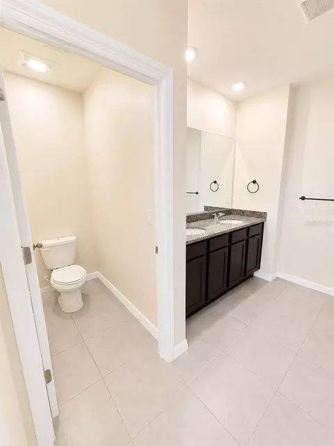 Bath - 2450 Taloncrest Ct, Eagle Lake, FL 33839 photo 2 of 4