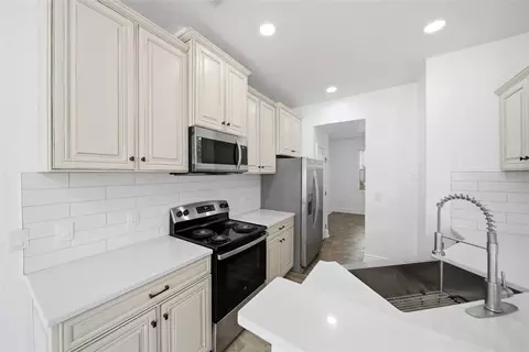 Kitchen - 8821 Danforth Dr, Windermere, FL 34786 photo 1 of 2