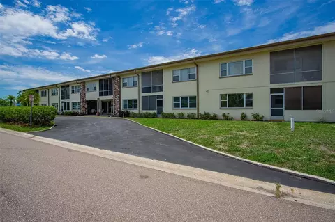 416 73rd Ave N #207, Saint Petersburg, FL 33702