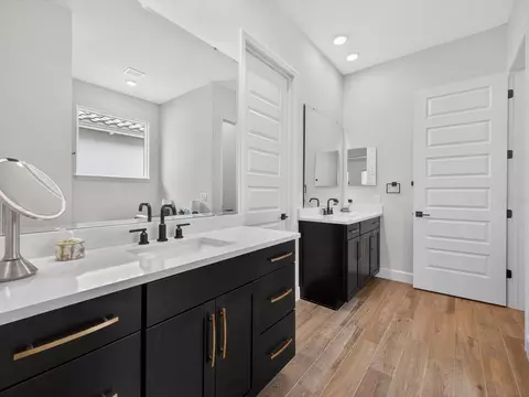 Bath - 268 Hampton Loop, Davenport, FL 33837 photo 2 of 3