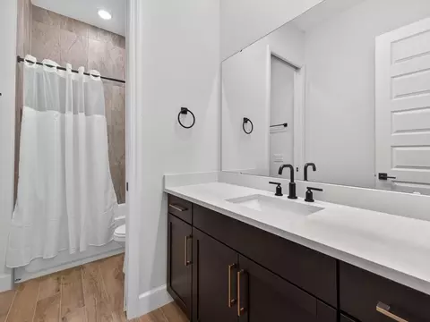 Bath - 268 Hampton Loop, Davenport, FL 33837 photo 3 of 3