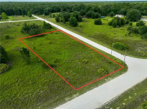 9017 Split Stone Dr, Webster, FL 33597 photo 4