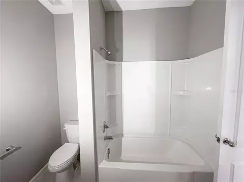 Bath - 2526 W End Dr, Saint Cloud, FL 34772 photo 5 of 5