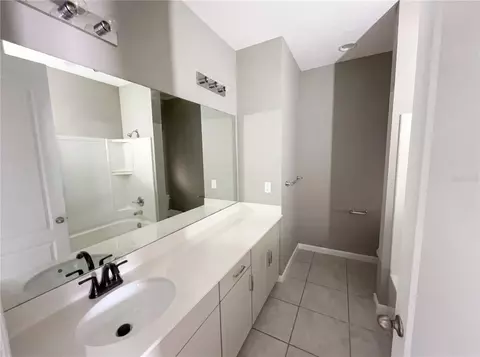 Bath - 2526 W End Dr, Saint Cloud, FL 34772 photo 4 of 5