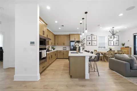 Kitchen - 1663 Crowncrest Dr, Apopka, FL 32703 photo 3 of 4