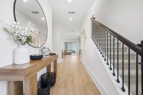 Entry Way - 1663 Crowncrest Dr, Apopka, FL 32703 photo 6 of 6