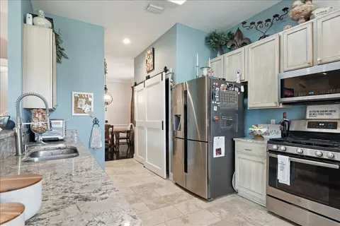 Kitchen - 995 Garrison Dr, Saint Augustine, FL 32092 photo 5 of 6
