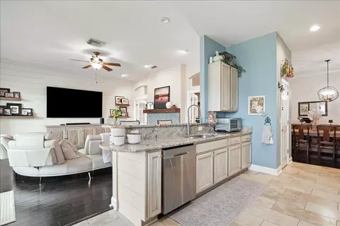 Kitchen - 995 Garrison Dr, Saint Augustine, FL 32092 photo 4 of 6