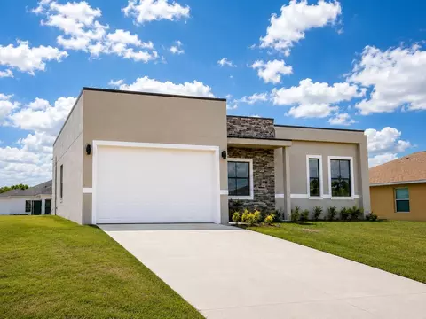 1107 NW 9th Ave, Cape Coral, FL 33993