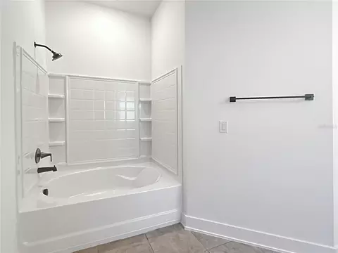 Bath - 7648 Bent Tree Loop, Saint Cloud, FL 34771 photo 2 of 3