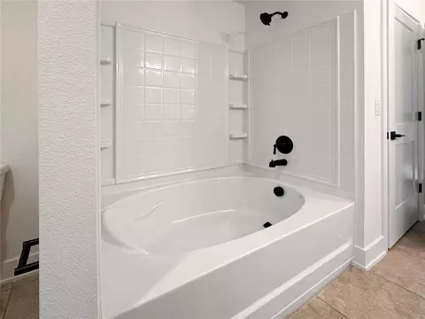 Bath - 7584 Bent Tree Loop, Saint Cloud, FL 34771 photo 3 of 3