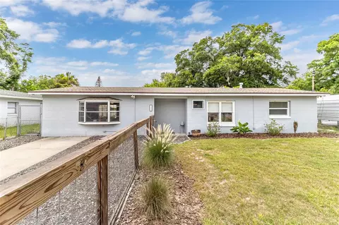 Exterior - 855 Pearl Dr, Mount Dora, FL 32757 photo 1 of 7