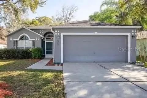 527 Dominish Estates Dr, Apopka, FL 32712