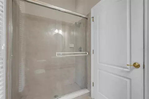 Bath - 6601 Duncaster St, Windermere, FL 34786 photo 3 of 6