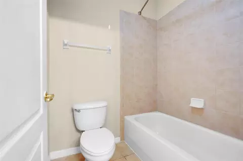 Bath - 6601 Duncaster St, Windermere, FL 34786 photo 6 of 6