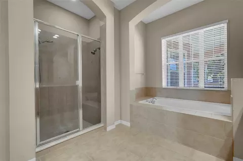 Bath - 6601 Duncaster St, Windermere, FL 34786 photo 2 of 6