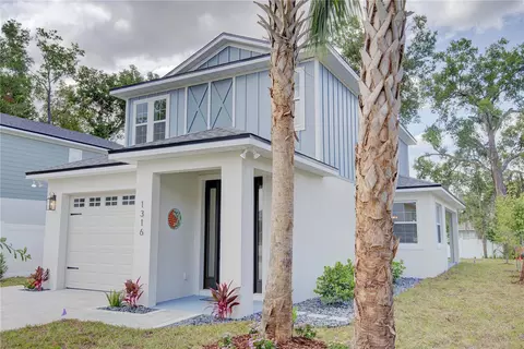 Exterior - 1316 E 9th Ave, Mount Dora, FL 32757 photo 3 of 6