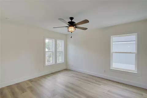Bedroom - 1316 E 9th Ave, Mount Dora, FL 32757 photo 5 of 9