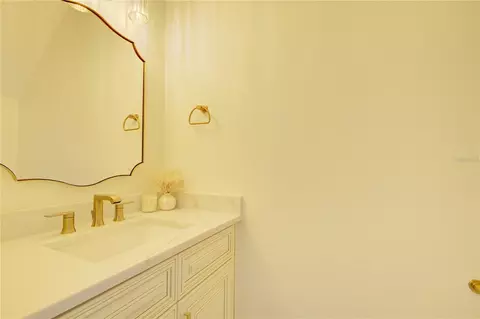 Bath - 1316 E 9th Ave, Mount Dora, FL 32757 photo 4 of 8