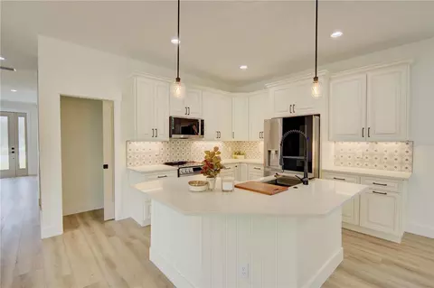 Kitchen - 1316 E 9th Ave, Mount Dora, FL 32757 photo 2 of 11