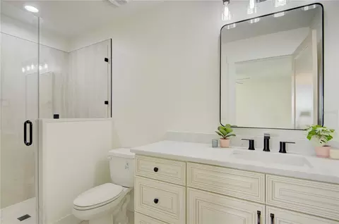 Bath - 1316 E 9th Ave, Mount Dora, FL 32757 photo 5 of 8