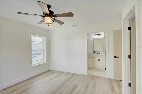 Bedroom - 1316 E 9th Ave, Mount Dora, FL 32757 photo 7 of 9
