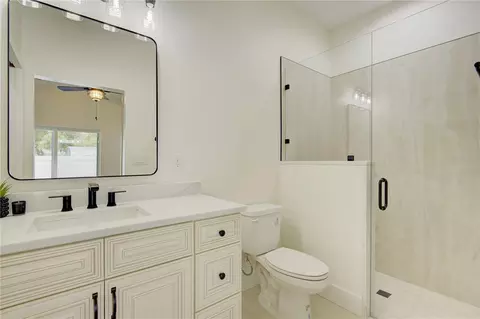 Bath - 1316 E 9th Ave, Mount Dora, FL 32757 photo 1 of 8