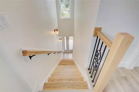 Entry Way - 1316 E 9th Ave, Mount Dora, FL 32757 photo 3 of 5