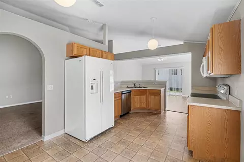 Kitchen - 1761 Eagle Pines Cir, Eagle Lake, FL 33839 photo 1 of 2
