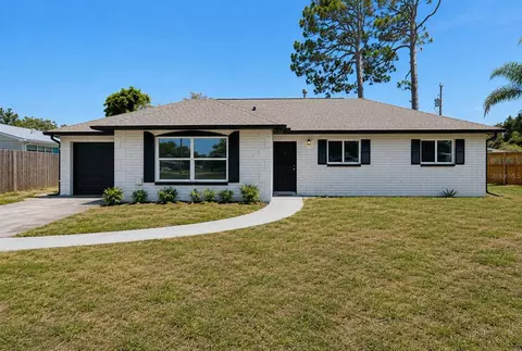 949 Lexington Rd, Rockledge, FL 32955