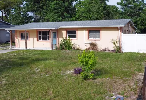 Exterior - 880 Emerald Dr, Mount Dora, FL 32757 photo 2 of 7