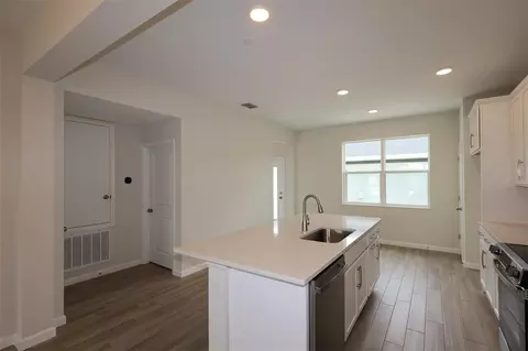 Kitchen - 1417 Hyde St, Saint Cloud, FL 34771 photo 4 of 4