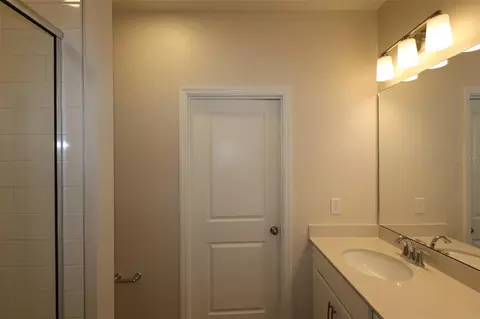 Bath - 1417 Hyde St, Saint Cloud, FL 34771 photo 2 of 3