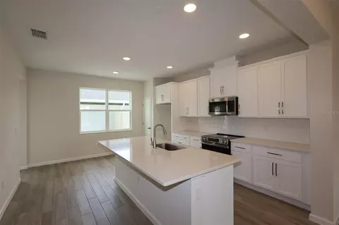 Kitchen - 1417 Hyde St, Saint Cloud, FL 34771 photo 3 of 4
