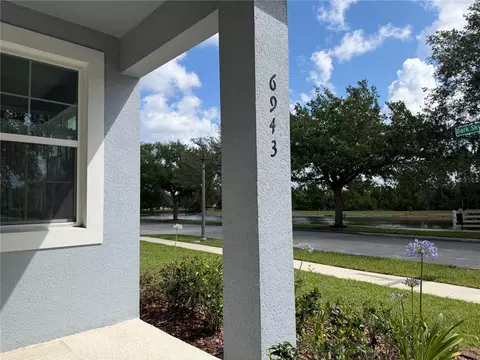 6943 Five Oaks Dr, Harmony, FL 34773 photo 3